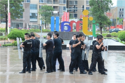 堅基商業(yè) - 持刀男子闖進(jìn)JJMALL？不要慌，這是反恐防暴演練