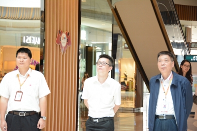 省政府發(fā)展研究中心調研組考察河源市商業(yè)中心