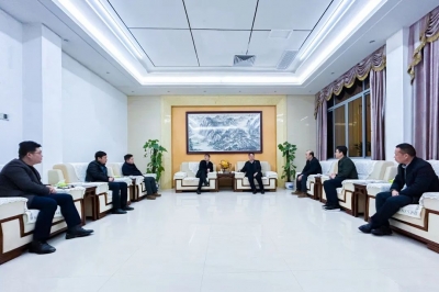 遂川縣委副書記、縣長羅剛到堅基礦業(yè)調(diào)硏指導(dǎo)